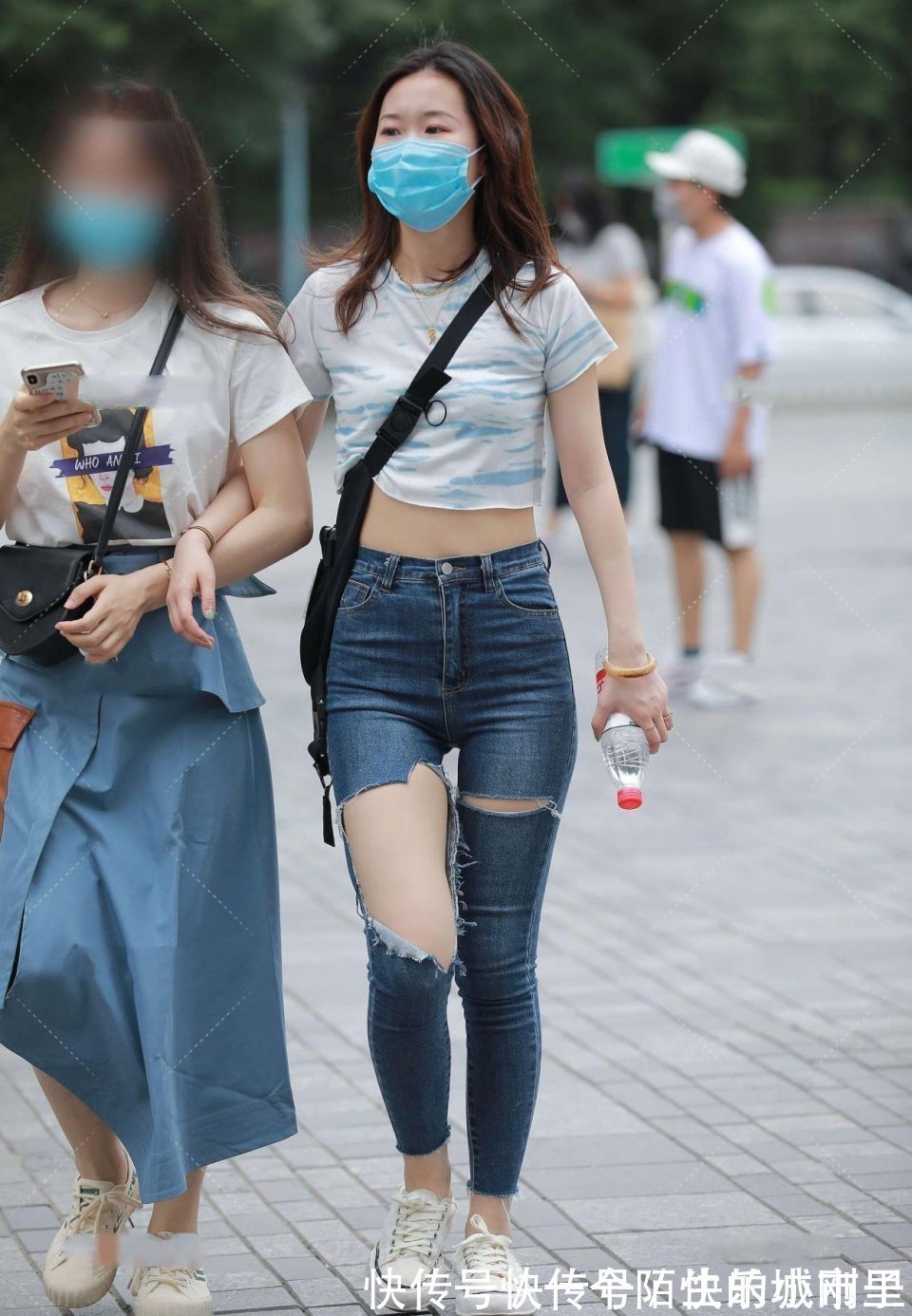 高跟鞋|小姐姐微胖的身材,在撩头发的那一刻,深深地吸引了我