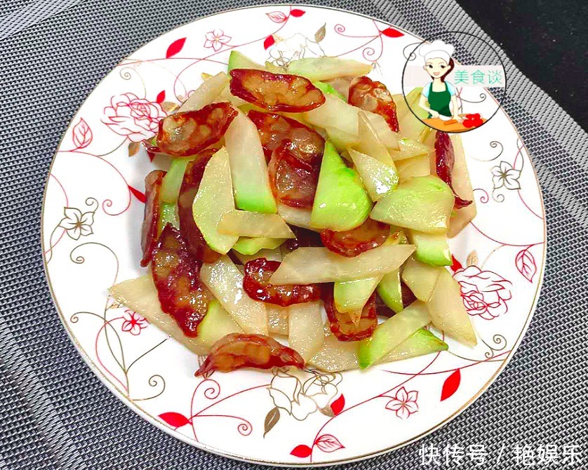 腊肠别总炒蒜苗了,搭配此菜一起炒,鲜香又爽口,大人孩子都爱吃