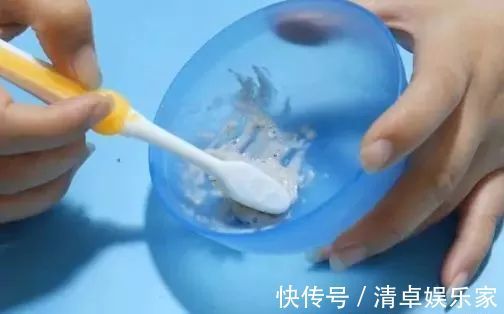 搅拌均匀|香蕉皮加上牙膏,能解决千万男性朋友的困扰,学会了受用一生!