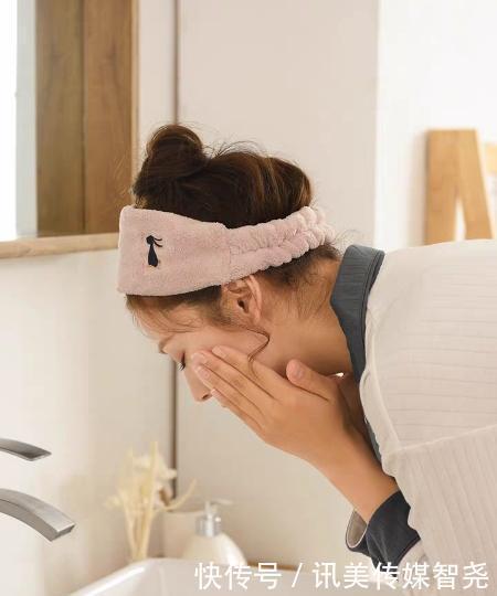 黑头粉刺|洗脸四不要不要用毛巾，不要用冷水，最后一个很少人知道