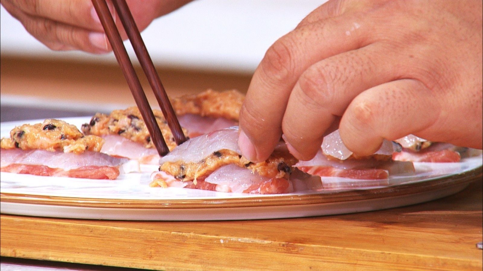 黑米|《养生厨房》今日菜谱——锅贴鱼片