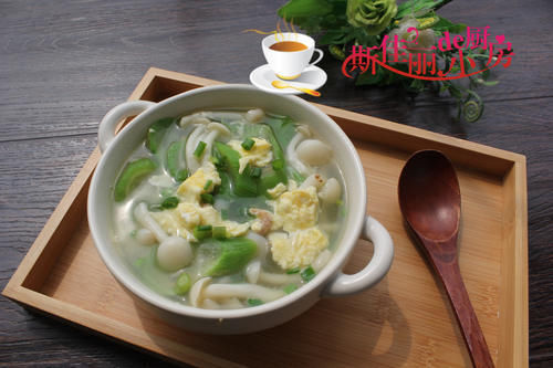 白玉菇|50岁阿姨轻断食晚餐走红朋友圈，网友：真自律，难怪身材保持这么好