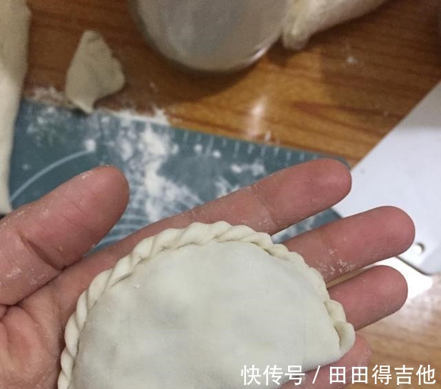 特色|北方的特色面食，韭菜盒子，做法具体明了，快来收藏吧！