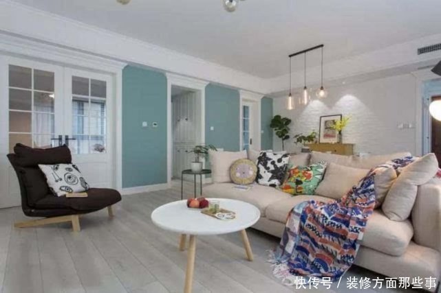 背景墙|125平北欧风三居室,餐桌在沙发后面可以一边吃饭一边看电视