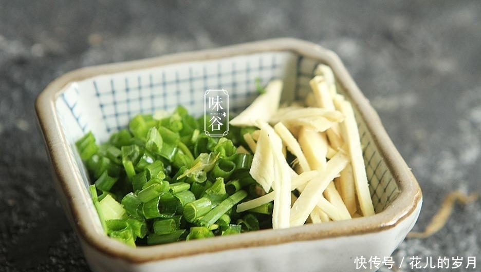 这海鲜春天最鲜嫩,和粉丝一起蒸,原汁原味又不失营养,老少都爱