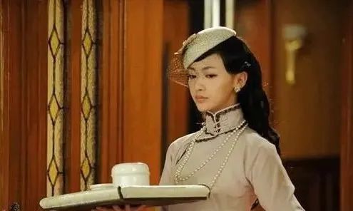 诗人!徐志摩写了一首肉麻情诗,被多次选入语文课本,好多老师都不敢细讲!