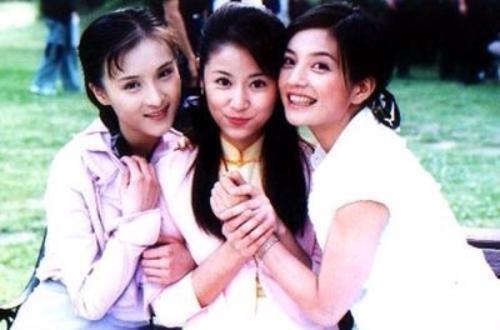 萍萍@陆振华12个女儿的名字，连起来刚好是一句情话，读过后都被感动