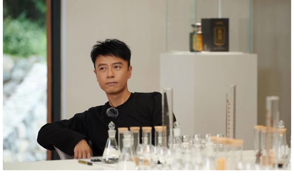 八强之战|李克勤《中国好声音2021》导师对决全员晋级,新一轮决赛热血开赛