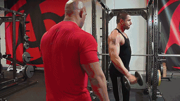 动作|肩膀窄肌肉不发达?一组练肩动作,你值得拥有