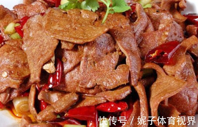 豆制品|痛风是吃出来的,50岁后不想手脚肿胀,以下三种食物不要碰