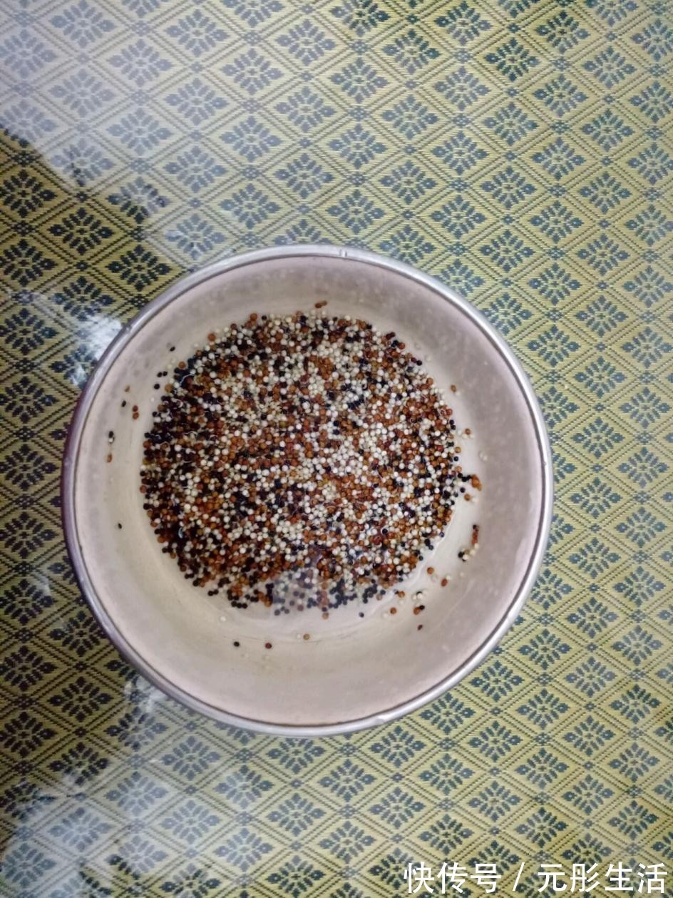 绿豌豆|省时省力,做法简单的果蔬排,用藜麦当主食,味道独特又营养