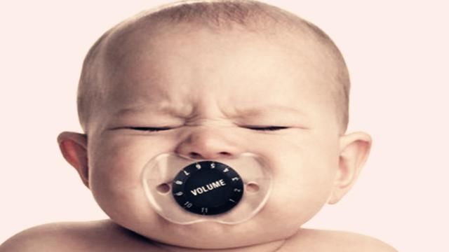 说法|安抚奶嘴真的会上瘾?宝宝长期用对身体不好?这些说法对吗?