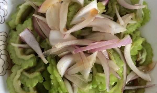 糖尿病患者|吃苦瓜、洋葱就能降血糖?营养师却说:糖尿病患者该醒一醒了