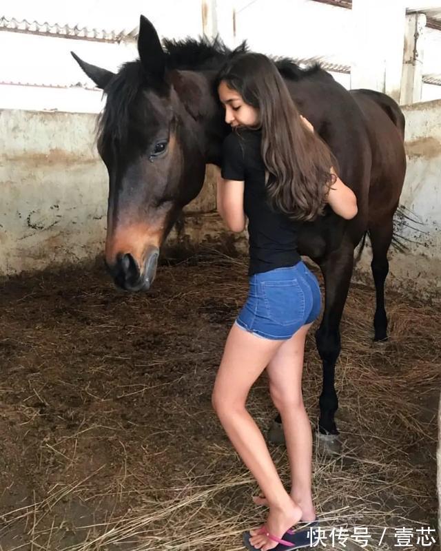 身材|19岁印度姑娘喜欢在家里健身,日常酷爱骑马,马背上的她英姿飒爽