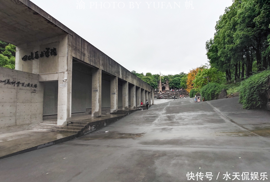 波浪公路|中国最具特色的校门，波浪路、彩色梯田、古堡，已成著名网红景点