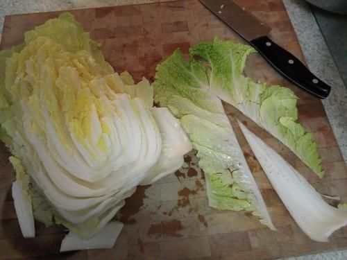 白白菜|1颗白菜做2道菜，酸辣菜梗，清炒菜叶，不同味道总有一款适合你