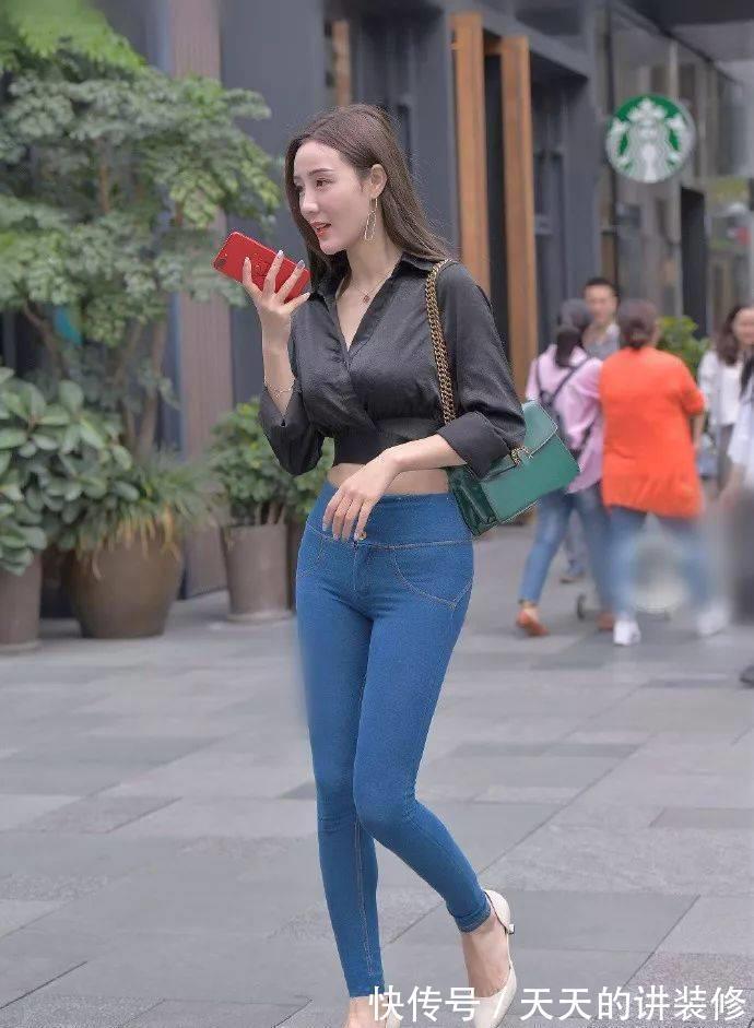 美女|美女脚上一双尖头的高跟鞋,让她的文艺气质看上去十分的有女人味