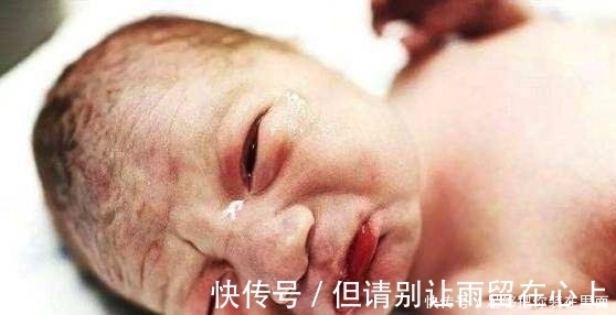 亲子关系|剖腹产生宝宝时要让产妇亲吻宝宝？别小看这个环节，有这四个意义