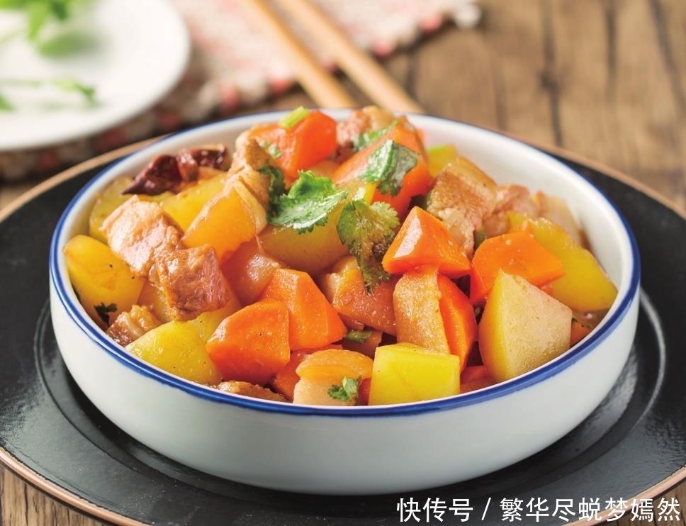 香酥|红烧肉试试这样做,不用炒糖色,加这种食材一起烧,绵软香酥