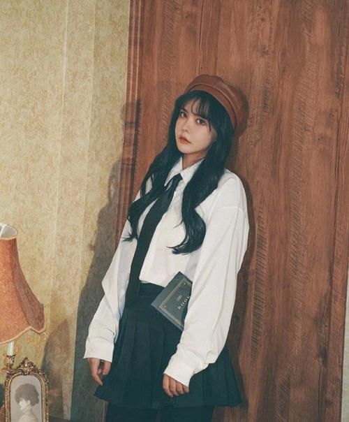 小猪先生“金店”内拍摄婚纱照，未婚妻一身行头就价值百万，称认识精神病院院长提到韩安冉的痛处