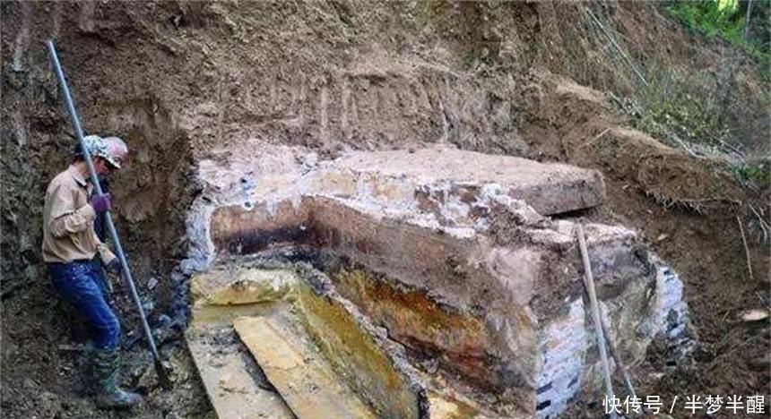 老人|考古专家要挖自家祖坟,老人要阻止,专家却说挖了才是真正的保护!