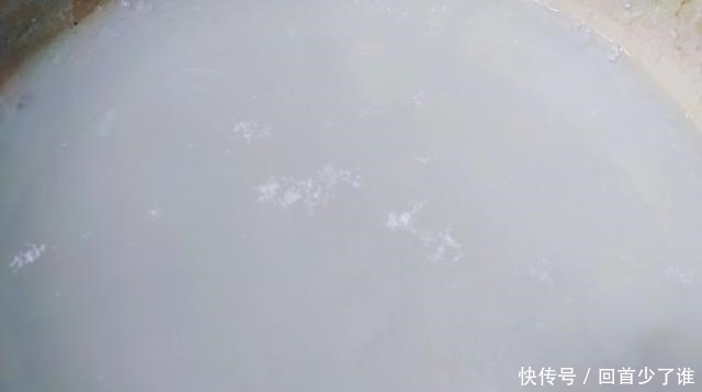 蒸鸡蛋羹时,牢记“加3样”,蛋羹细嫩鲜美,光滑如镜