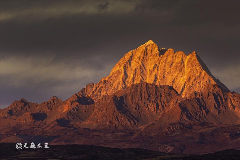 曲莫贡鱼子西，网红贡嘎观景台，却总被一对神山夫妇抢占C位