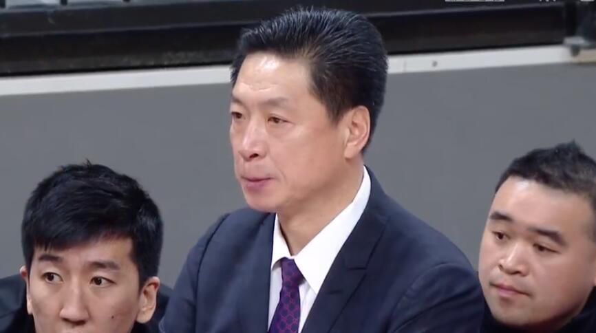 cb现场Battle!李春江怒喷国骂问候马布里,马布里怒推小翻译不解恨