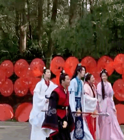 诸葛亮|春游家族COS三国人物!杨洋化身潇洒诸葛亮!关晓彤古装相获好评