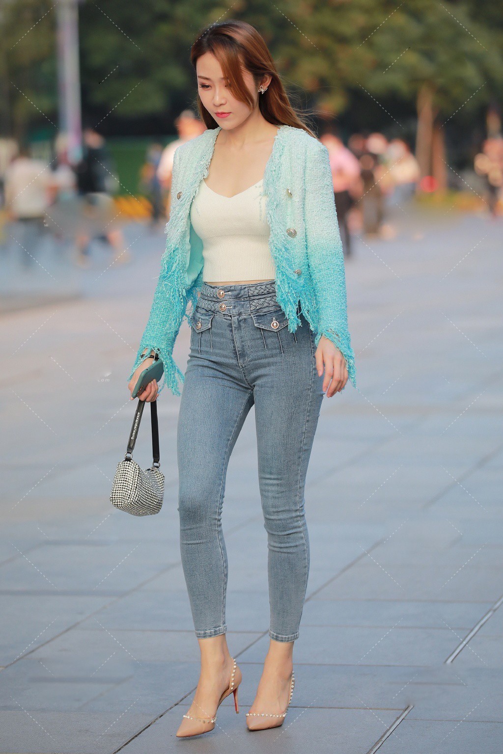 干干净净|渐变色外套+牛仔裤穿搭, 清新整个秋季, 还能干干净净, 显瘦时髦