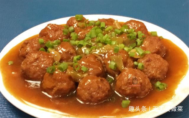 溜丸子|丸子要好吃关键最调馅，教你不外传的丸子做法，外焦内嫩