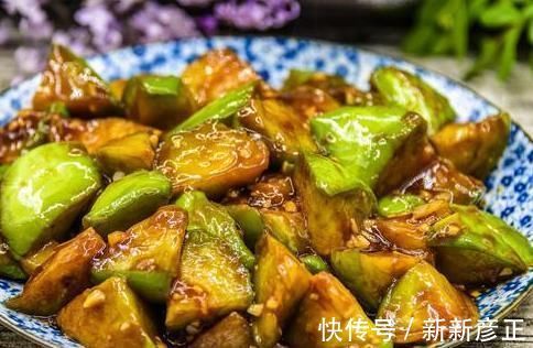 大厨|原来炒茄子不能先放油,酒店大厨教你正确操作,不吸油不发黑