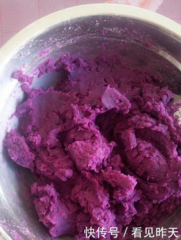 “它”两手一卷比包子还香!闺女隔三差五点名要吃,香甜软糯!