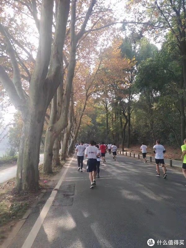 鞋厂|好物推荐 篇二：秋高气爽，正是跑步正当时，运动装备买起来。。。