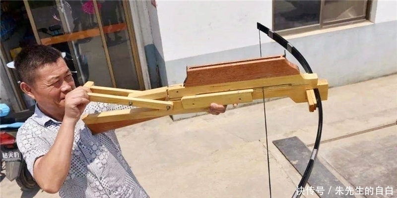 冲锋枪|古墓出土40把老“冲锋枪”,距今已接近两千年,专家:果然是他