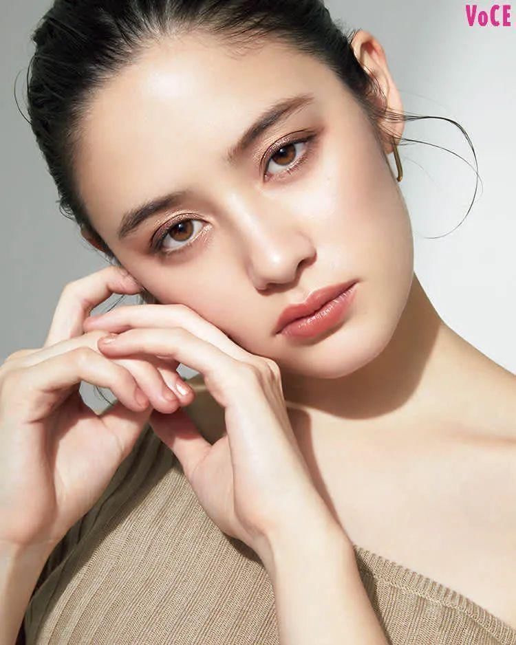 保湿|看着细腻有光泽的天生好皮肤,做对了啥?