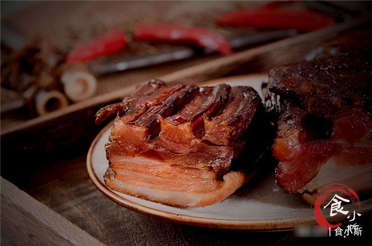 腌腊肉不能直接抹盐,想要味道香还入味,不霉不臭,这3步不能少