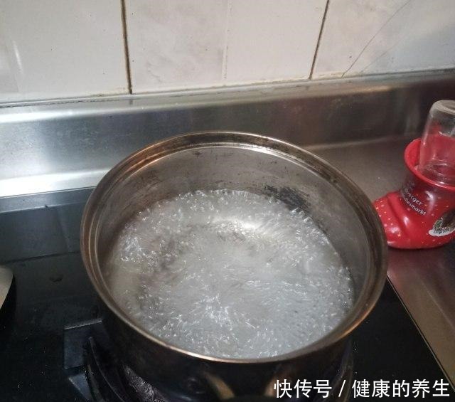 红烧狮子头,肉香四溢,美味下饭!