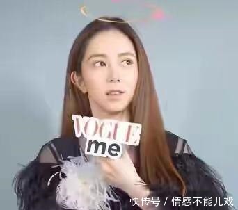 马伊琍把带帽风衣穿火了,内搭素色打底简约大气,40岁女人太适用