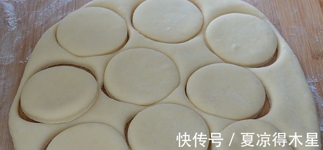 山药这样做，好吃又营养松软可口，比面包好吃老人孩子都爱吃！