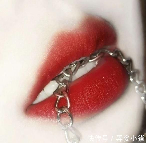 过敏|青春期女生想变“薄嘴唇”,这3恶习趁早改,否则早晚变“火锅唇”