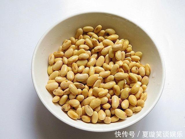 打豆浆时,黄豆只用水泡就错了,大厨教你一招,豆浆又香又好喝