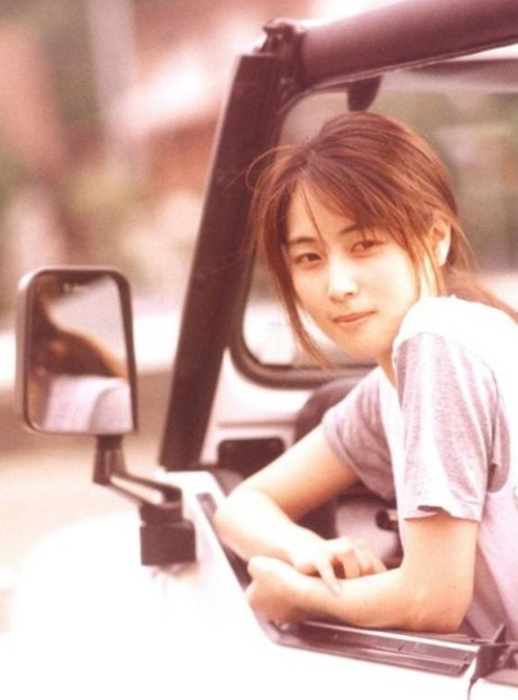 名侦探柯南|她是“长得最美”的女歌手, 一首歌走红27年, 而今歌曲已被写进教科书!