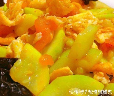 家常菜|一道特别下饭的家常菜,好吃美味,食材便宜,5分钟就上桌