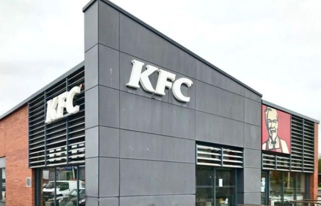 鸡肉到底熟没熟?英国男肯德基吃到生炸鸡,官方却坚称:已经熟了