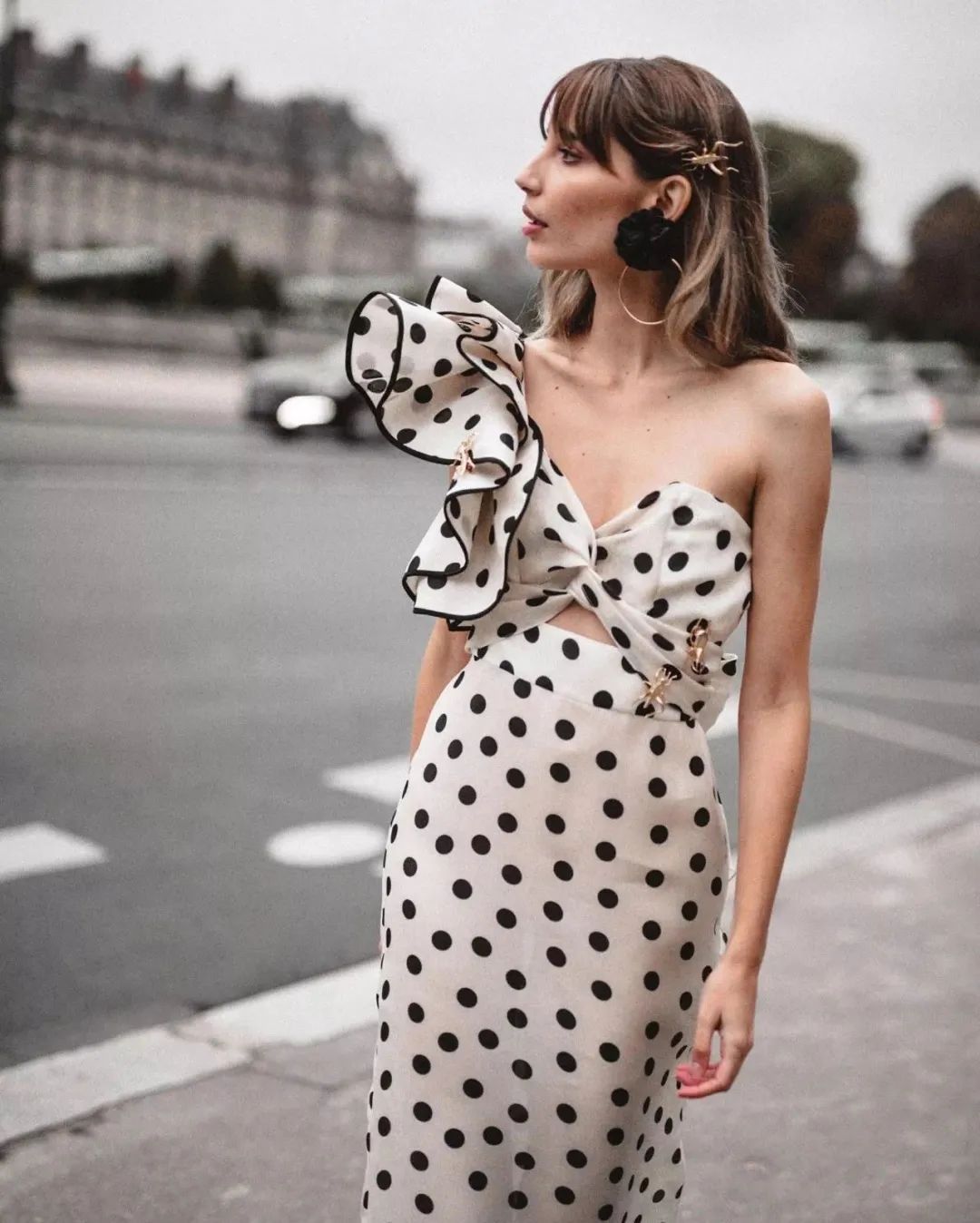 法式|法式上衣+高腰下装，今年夏天必火的组合