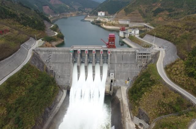 水坝|百枚炸弹“打水漂”命中水坝，4亿吨洪水鱼贯而出，3万人被吞噬