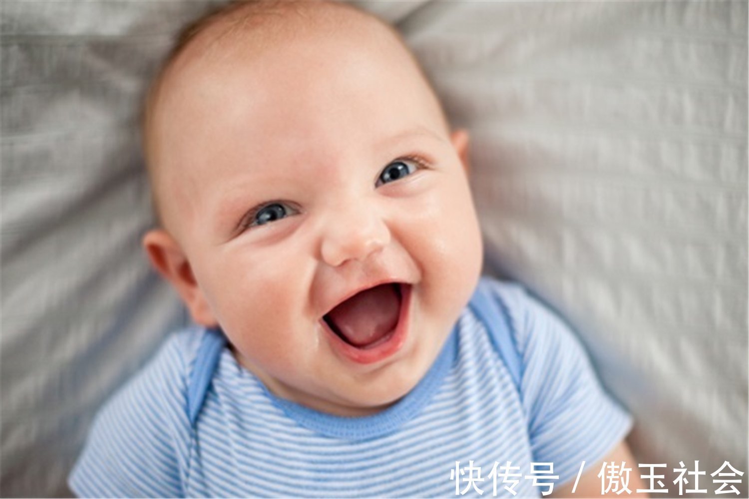 听觉|孩子智力发育情况,1岁内就有迹可循,有这3种表现多半是高智商