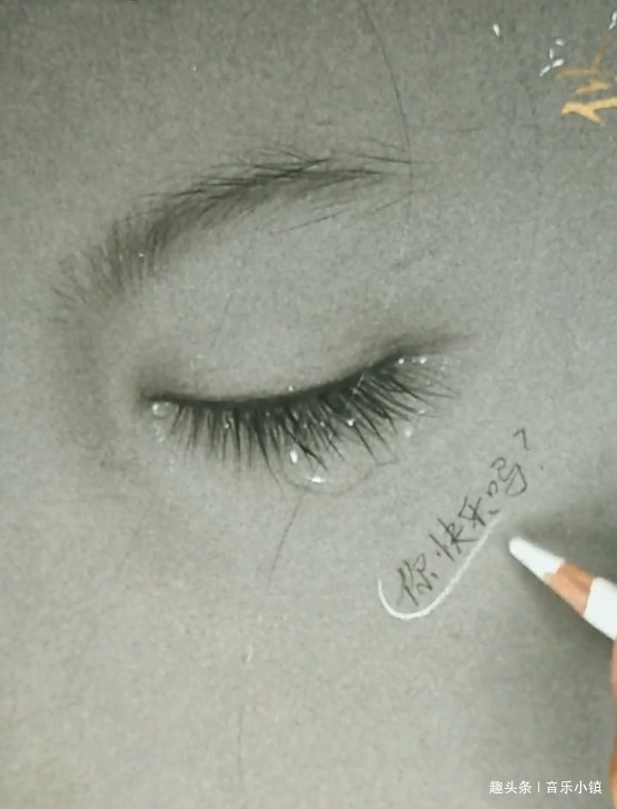 涂鸦&美术生用手指画画,本以为胡乱涂鸦,当画上泪水后,内心受到暴击