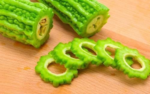 甲状腺|“偏爱”女性的甲状腺结节,患上不想继续恶化,要戒三事,吃三瓜